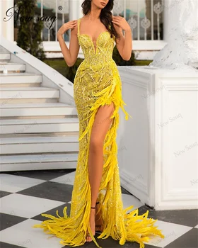 2023 Желтые коктейльные платья с бретельками-спагетти С длинным разрезом сбоку, выпускное платье с перьями знаменитостей для свадебной вечеринки, Кубинское вечернее платье