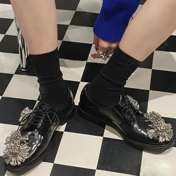 Маленькие кожаные туфли с цветочным узором для женщин, новые винтажные универсальные женские туфли из натуральной кожи с круглым носком в стиле колледжа для женщин