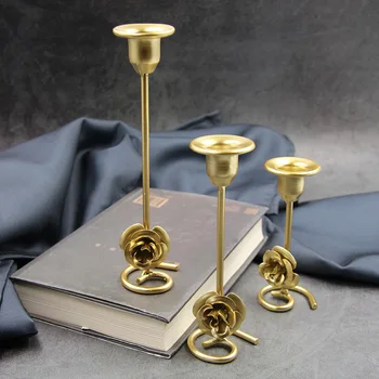 Новый роскошный металлический подсвечник French Light с золотым подсвечником в виде цветка для украшения нижнего обеденного стола.