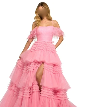 Роскошное розовое вечернее платье MULOONG без бретелек, с открытыми плечами, без рукавов, со складками и перьями, с высоким разрезом, длиной до пола, со шлейфом.